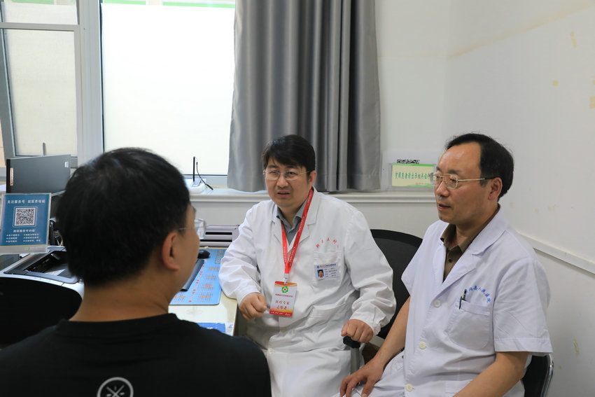 胃肠甲状腺外科郭魁元_副本.JPG 胃肠甲状腺外科郭魁元_副本.JPG