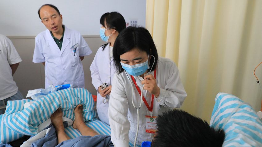 呼吸与危重症医学科杨闪闪_副本.JPG 呼吸与危重症医学科杨闪闪_副本.JPG